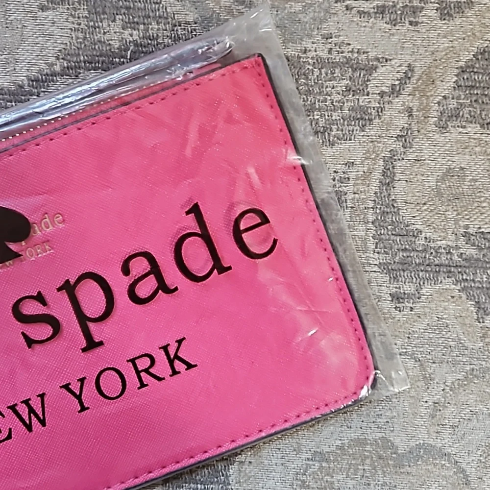 Gifted NIP Kate Spade Dark Pink Wristlet - Picture 5 of 10